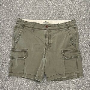 Hollister Men's Olive Cargo Shorts